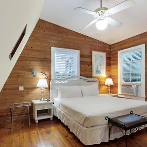 Inn Curry House- 3rd Floor, King Bed, & Balcony 8